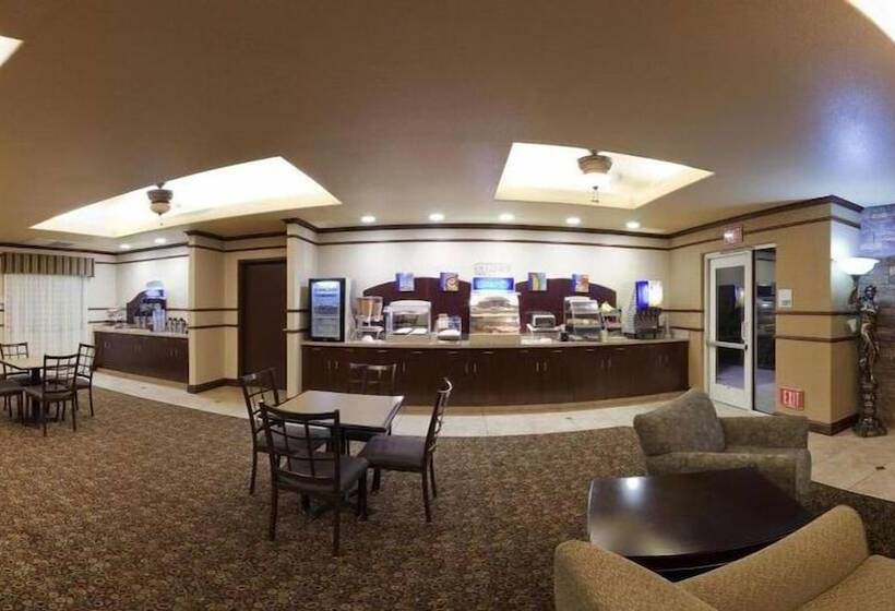 호텔 Holiday Inn Express & Suites Dinuba West, An Ihg