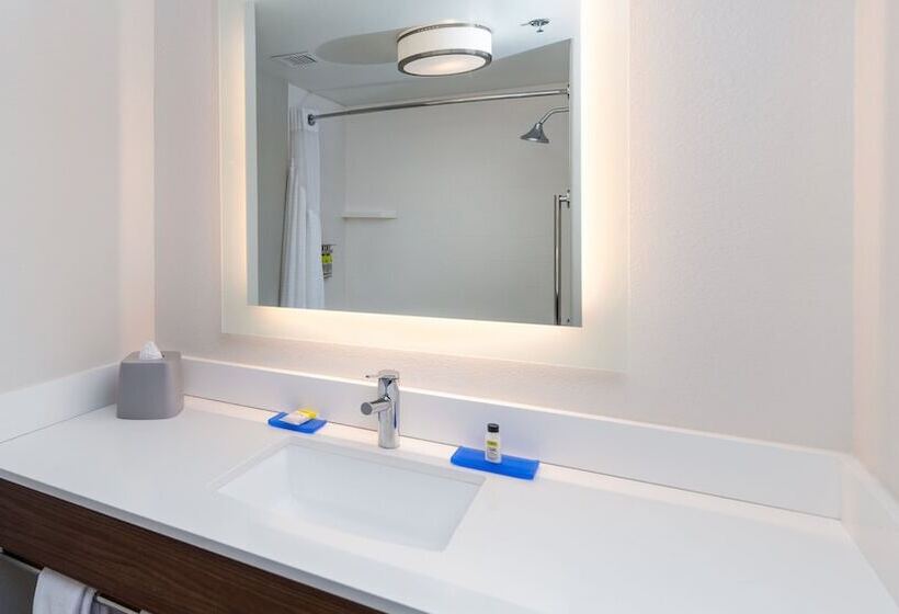 호텔 Holiday Inn Express & Suites Dinuba West, An Ihg