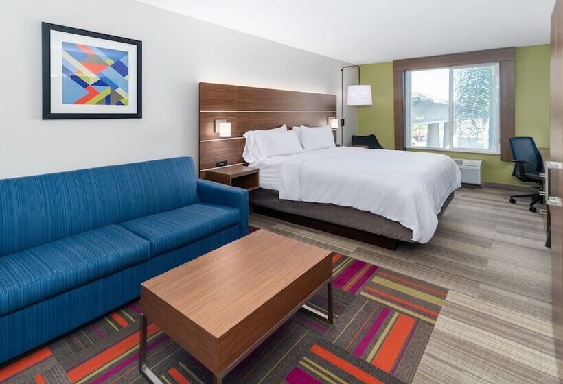 호텔 Holiday Inn Express & Suites Dinuba West, An Ihg