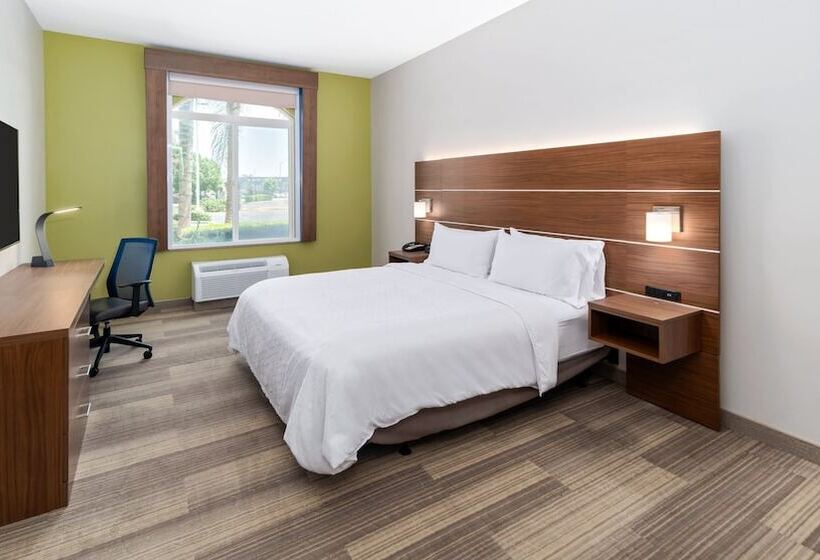 호텔 Holiday Inn Express & Suites Dinuba West, An Ihg