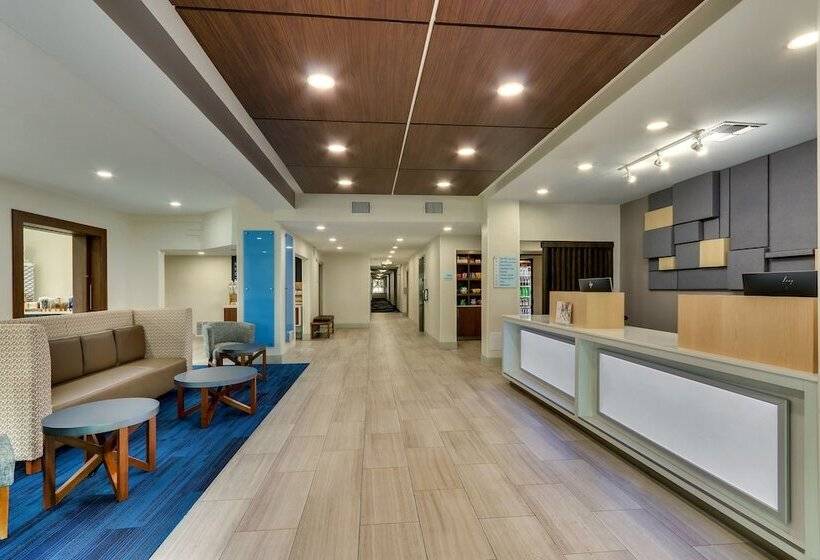 Отель Holiday Inn Express & Suites Waxahachie, An Ihg