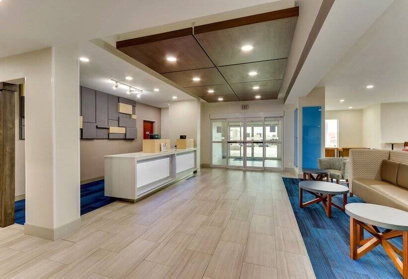 Отель Holiday Inn Express & Suites Waxahachie, An Ihg