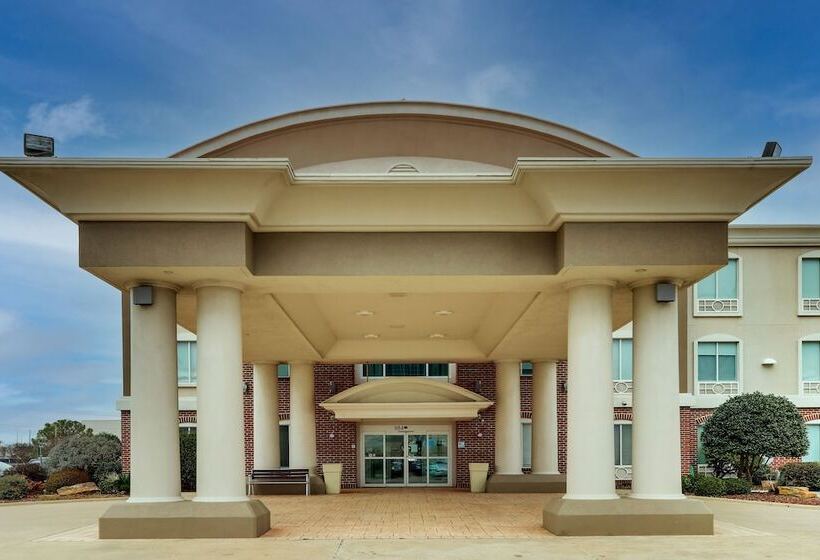 Отель Holiday Inn Express & Suites Waxahachie, An Ihg