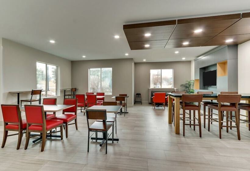 Отель Holiday Inn Express & Suites Waxahachie, An Ihg