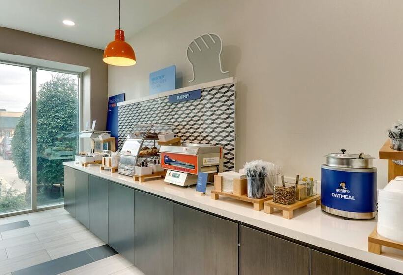 Отель Holiday Inn Express & Suites Waxahachie, An Ihg