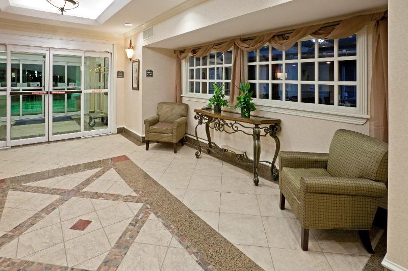 Отель Holiday Inn Express & Suites Waxahachie, An Ihg