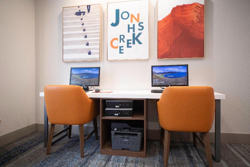 호텔 Holiday Inn Express And Suites Atlanta Johns Creek, An Ihg