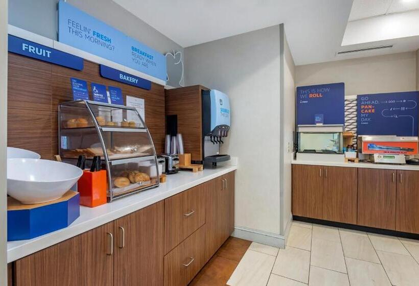 Отель Holiday Inn Express Charlotte West   Gastonia, An Ihg