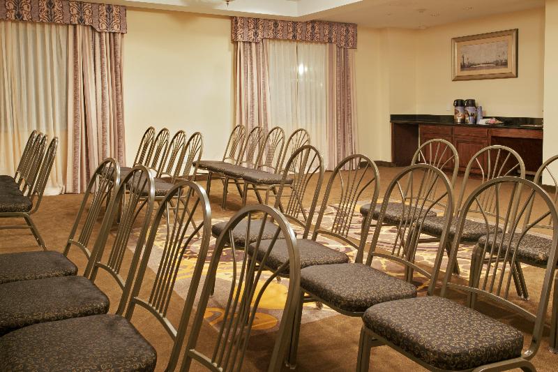 فندق Holiday Inn Express Pearland, An Ihg