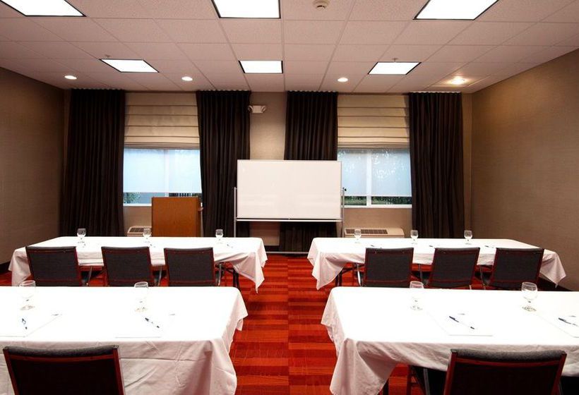 בית מלון כפרי Holiday Inn Express  & Suites North Seattle  Shoreline, An Ihg