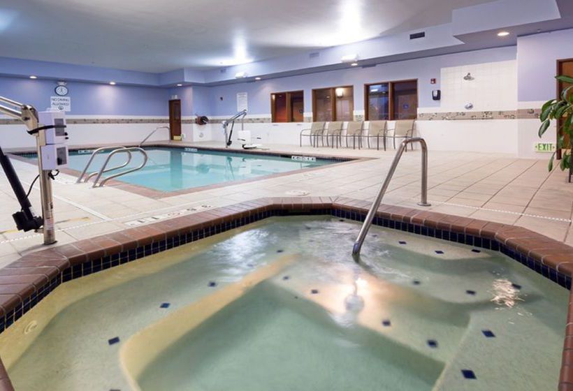 בית מלון כפרי Holiday Inn Express  & Suites North Seattle  Shoreline, An Ihg