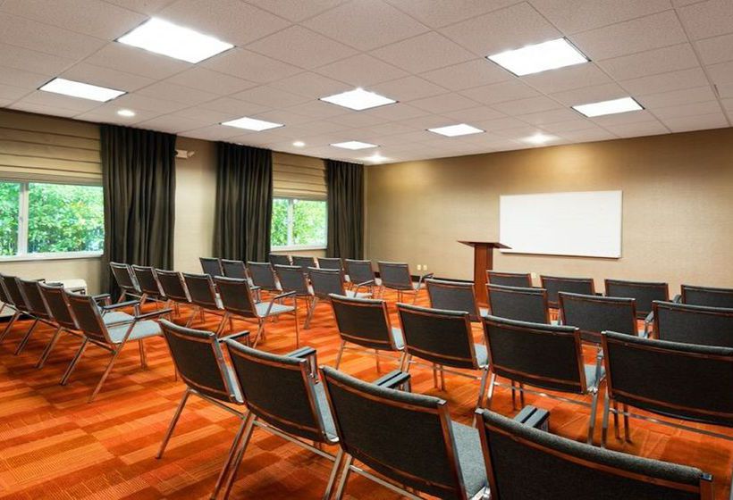 בית מלון כפרי Holiday Inn Express  & Suites North Seattle  Shoreline, An Ihg