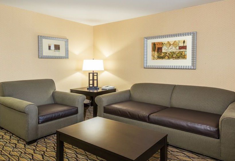 בית מלון כפרי Holiday Inn Express  & Suites North Seattle  Shoreline, An Ihg