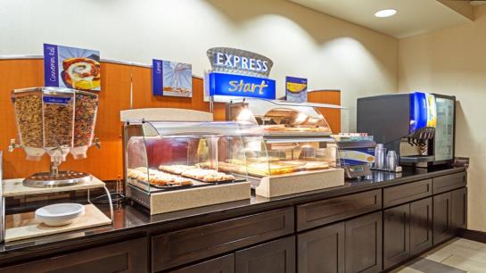 בית מלון כפרי Holiday Inn Express  & Suites North Seattle  Shoreline, An Ihg