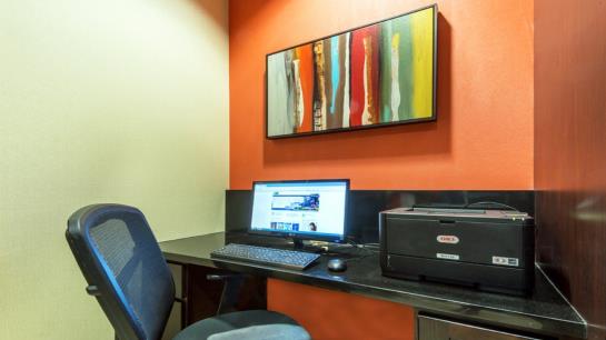 בית מלון כפרי Holiday Inn Express  & Suites North Seattle  Shoreline, An Ihg