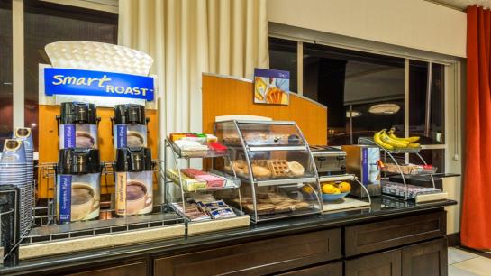 בית מלון כפרי Holiday Inn Express  & Suites North Seattle  Shoreline, An Ihg