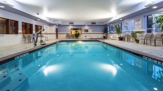 בית מלון כפרי Holiday Inn Express  & Suites North Seattle  Shoreline, An Ihg