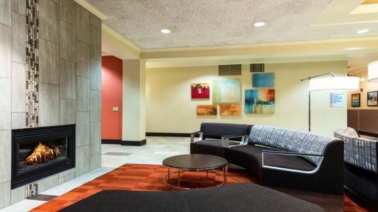 בית מלון כפרי Holiday Inn Express  & Suites North Seattle  Shoreline, An Ihg