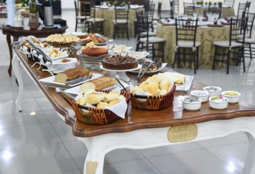 בית מלון כפרי Ipe Park Convention