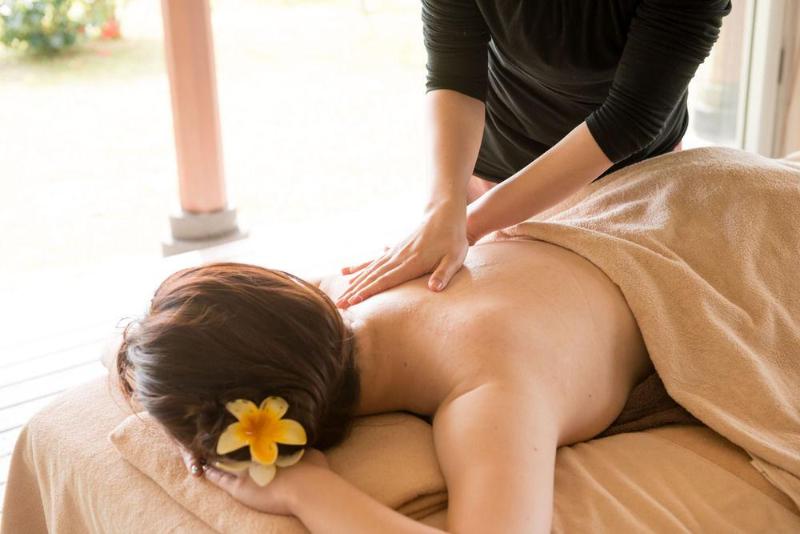 Kanucha Bay Hotel & Villas