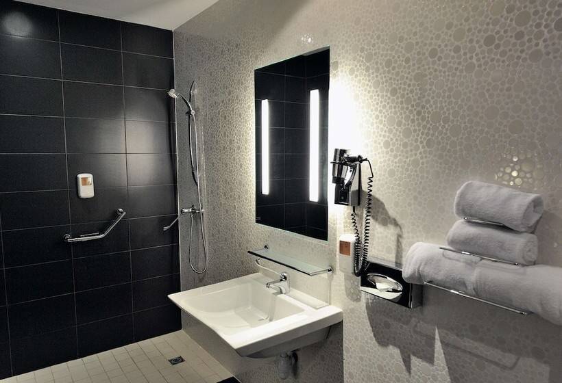 ホテル Kyriad Prestige Perpignan Centre Del Mon