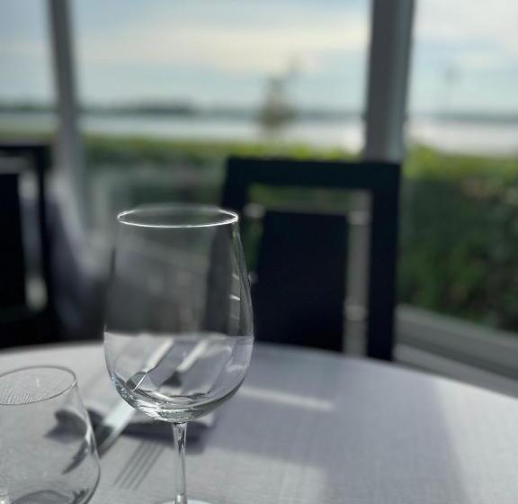 فندق L Auberge De La Pointe