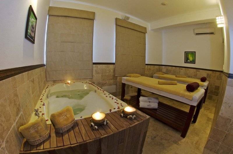 هتل La Hacienda Bahia Paracas