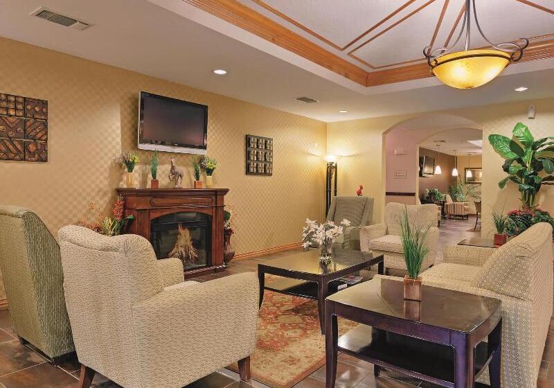 فندق La Quinta Inn & Suites By Wyndham Cleburne