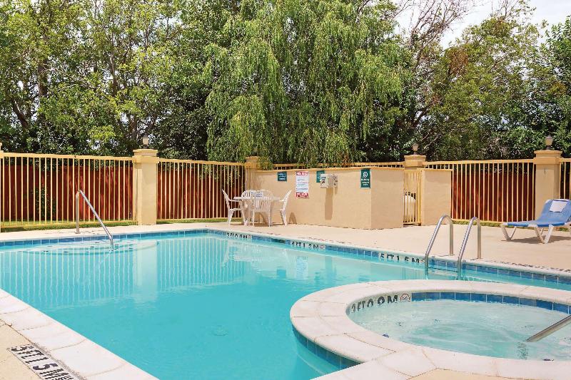 فندق La Quinta Inn & Suites By Wyndham Cleburne