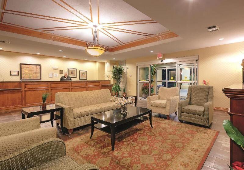 فندق La Quinta Inn & Suites By Wyndham Cleburne