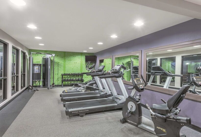 فندق La Quinta Inn & Suites By Wyndham Covington