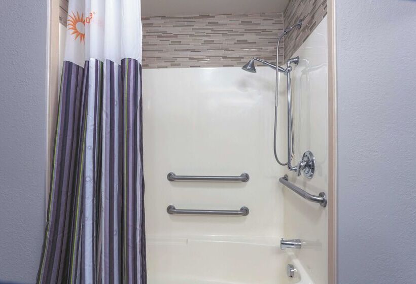 فندق La Quinta Inn & Suites By Wyndham Covington