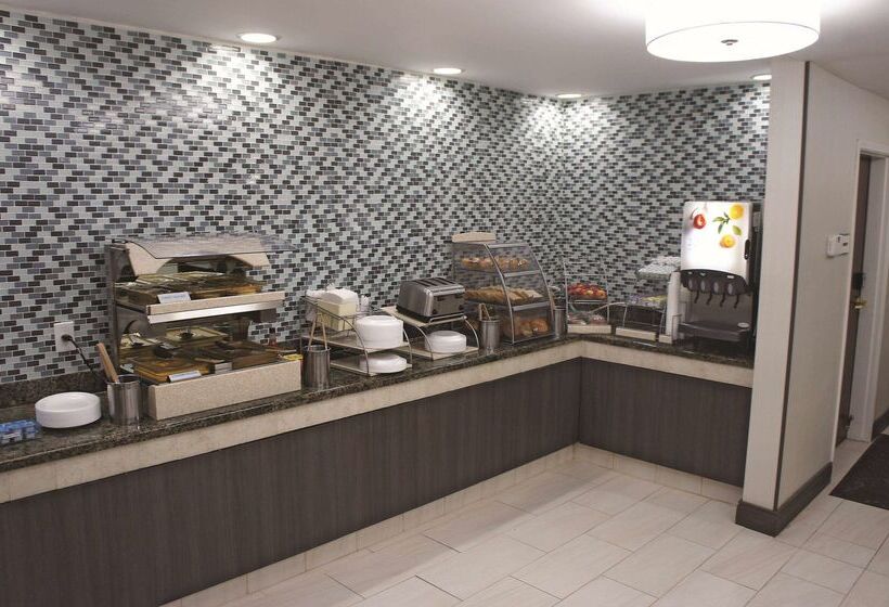 فندق La Quinta Inn & Suites By Wyndham Covington