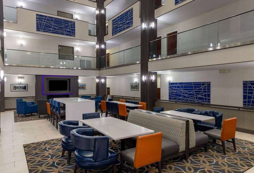 فندق La Quinta Inn & Suites By Wyndham Covington