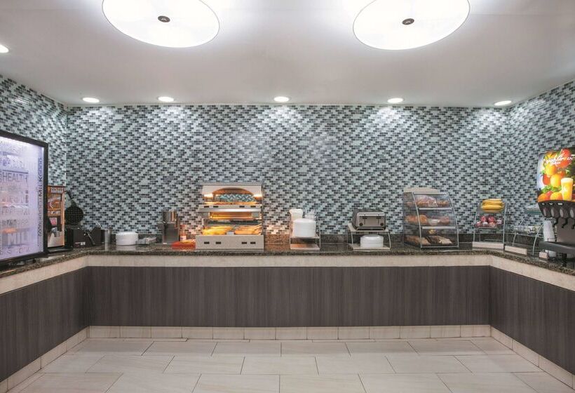 فندق La Quinta Inn & Suites By Wyndham Covington