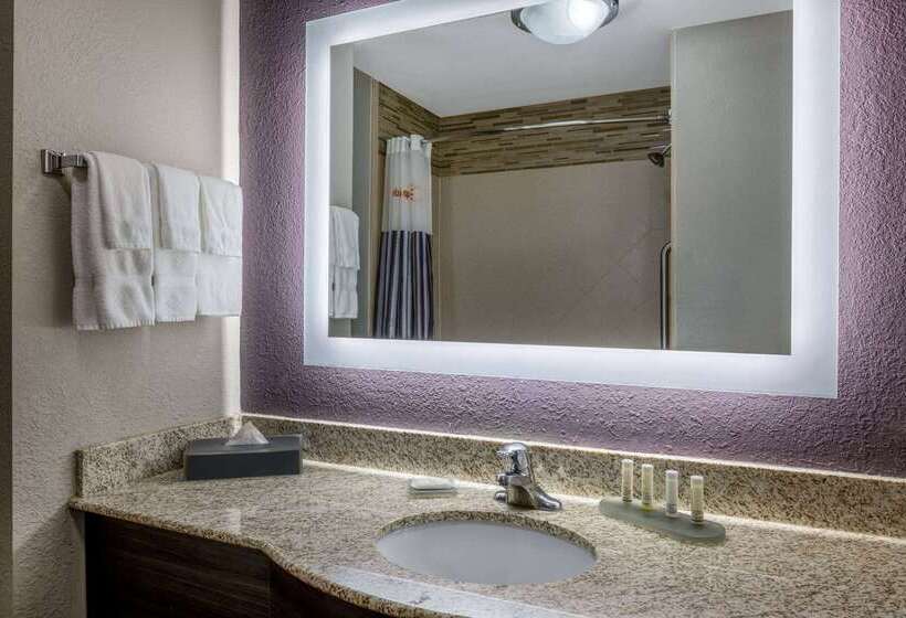 فندق La Quinta Inn & Suites By Wyndham Covington