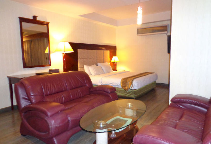 בית מלון כפרי M Chereville