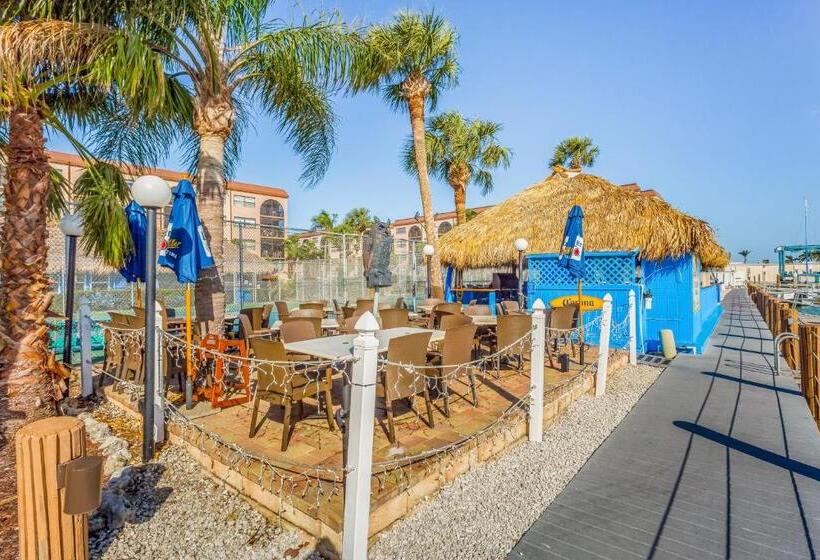 فندق Marco Bay Resort At Anglers Cove