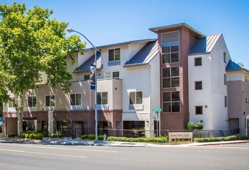 Med Park, Ascend Hotel Collection