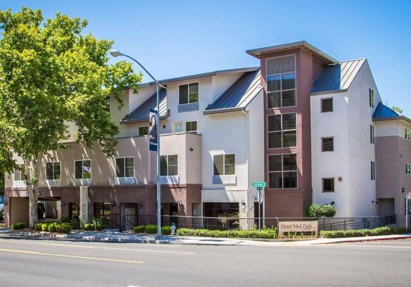 Med Park, Ascend Hotel Collection