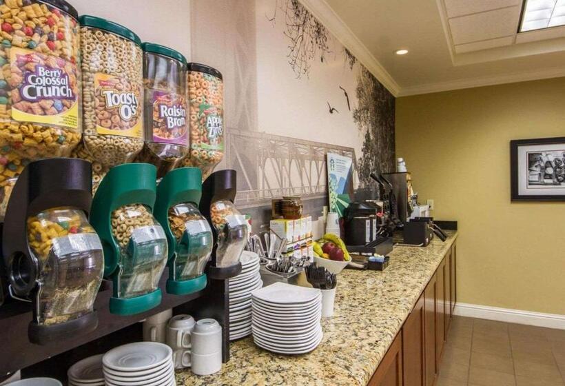 Med Park, Ascend Hotel Collection