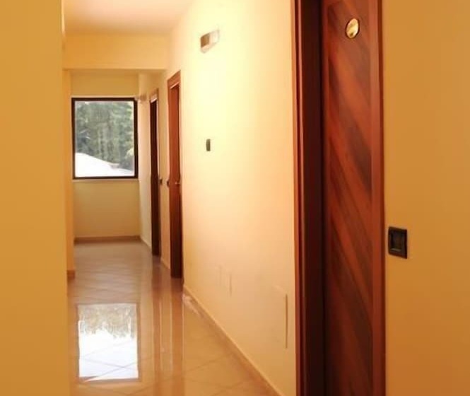 בית מלון כפרי Miralago