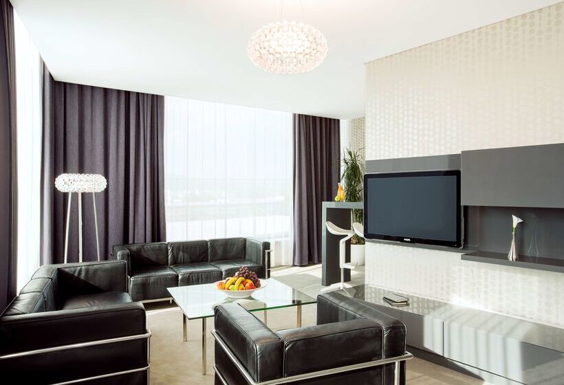 هتل NH Bratislava Gate One
