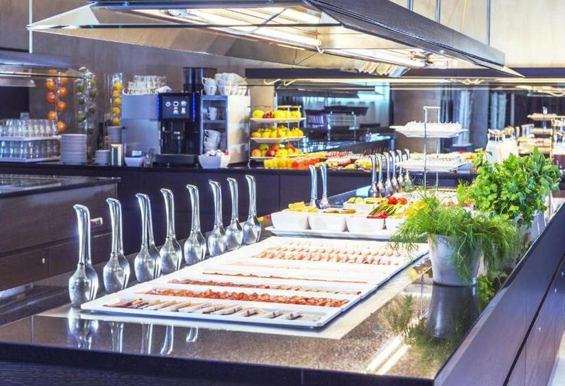 호텔 NH Bratislava Gate One