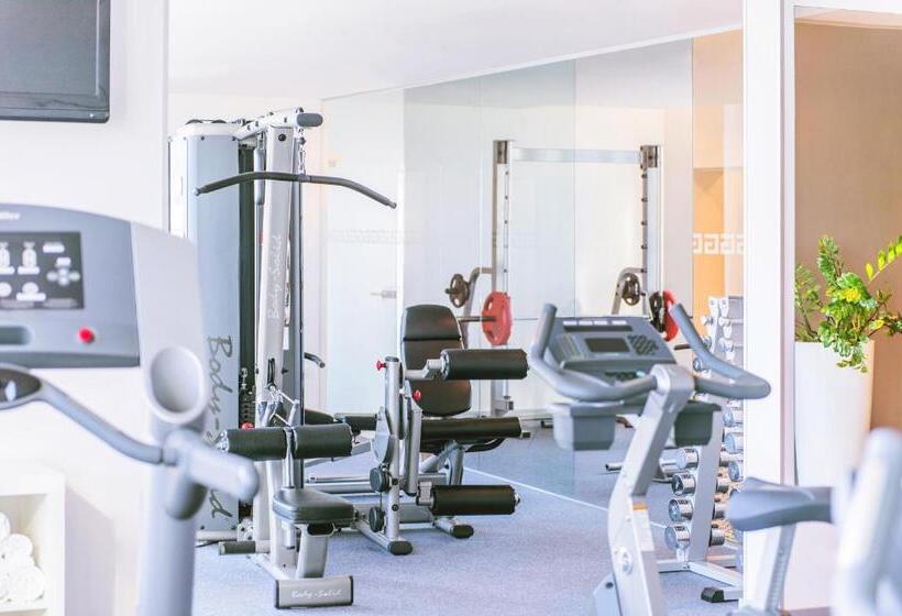 호텔 NH Bratislava Gate One