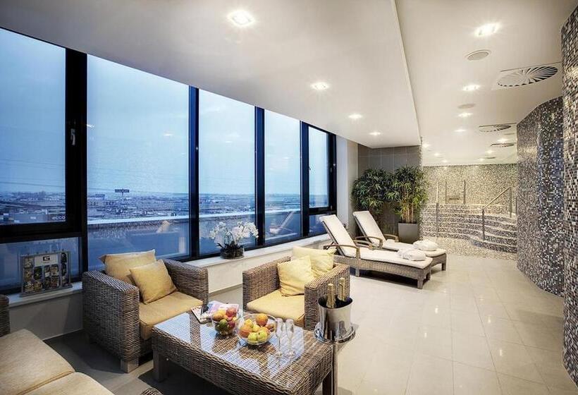 هتل NH Bratislava Gate One