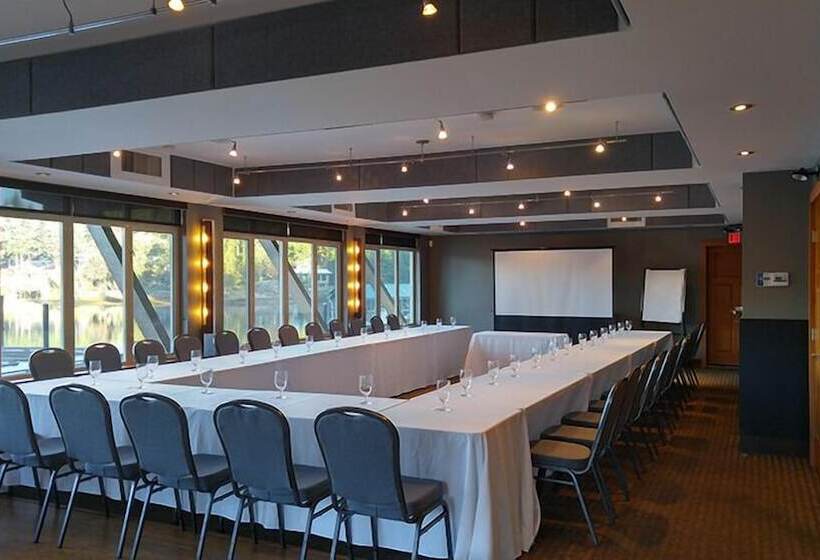 בית מלון כפרי Painted Boat Resort Spa And Marina