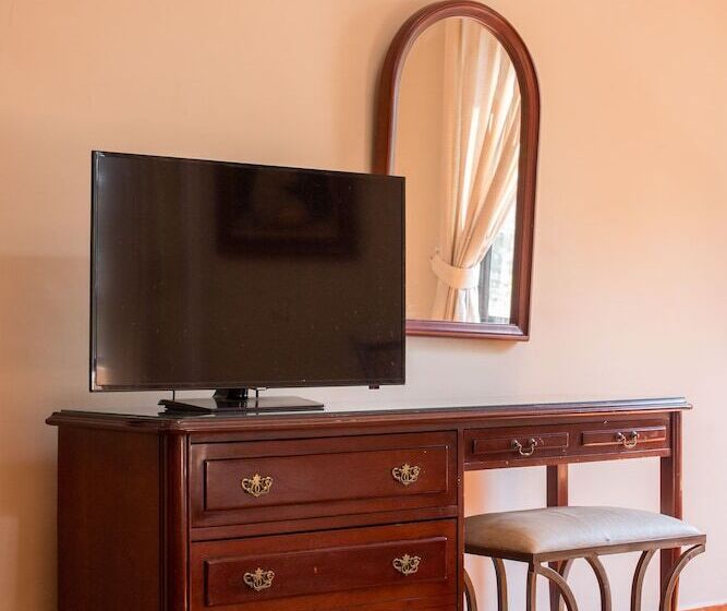 هتل Puerta Del Rey