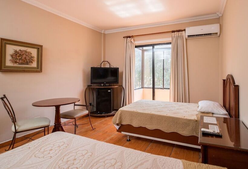 هتل Puerta Del Rey