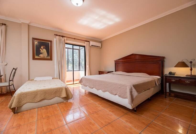 هتل Puerta Del Rey